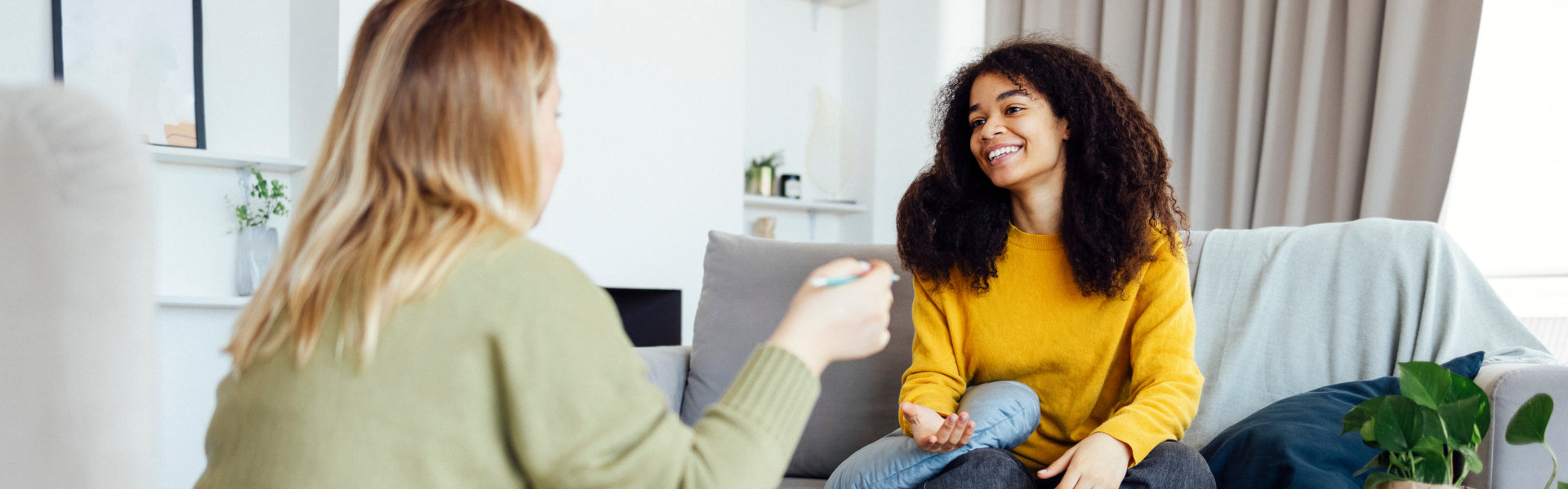 woman has session with her psychologist